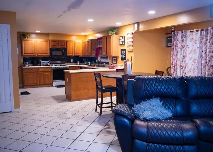 Guest House *