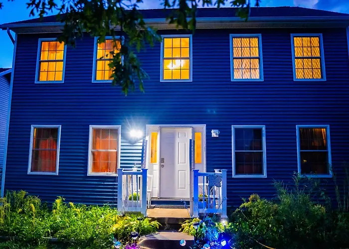 Guest House * Urbana