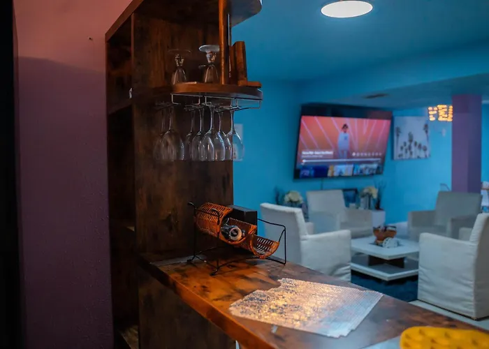 Guest House * Urbana