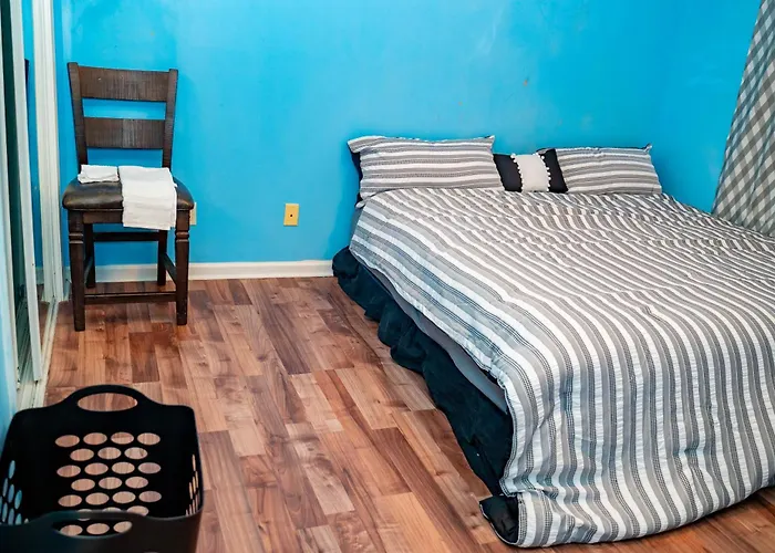 Guest House * Urbana