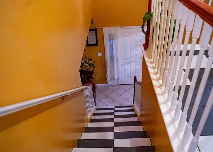 Guest House * Urbana