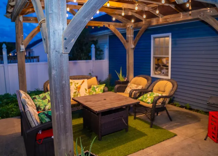 Guest House * Urbana